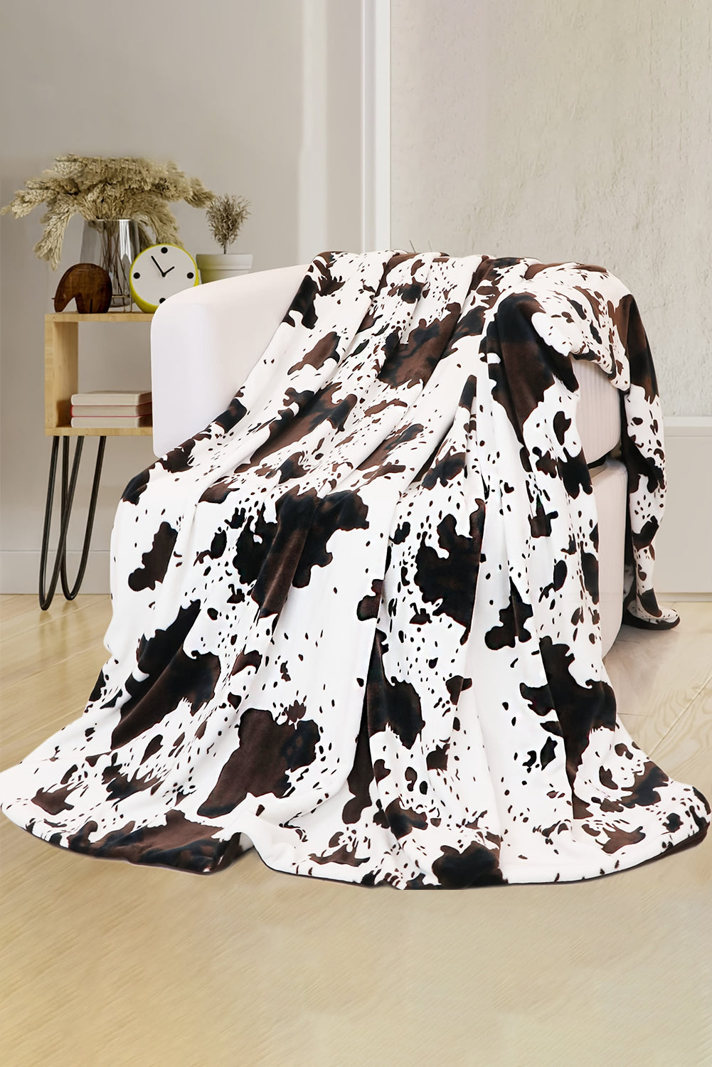 Cozy Cow Print Plush Blanket